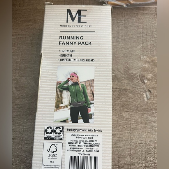 Reflective Running Fanny Pack - Picture 2 of 2